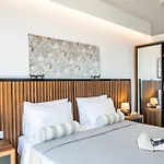 Apolis Beachscape 4*